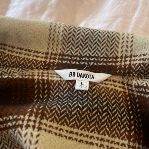 Bb Dakota fall shacket.  Brown and beige size large. - Picture 3 of 10